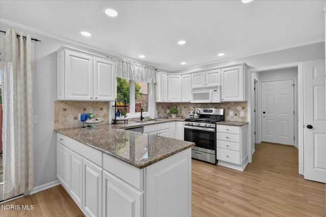 2238 Old Planke Road, Holland, OH 43528