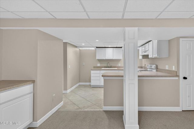 2238 Old Planke Road, Holland, OH 43528