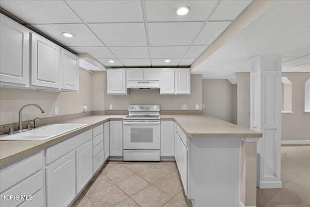 2238 Old Planke Road, Holland, OH 43528