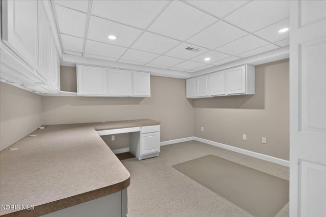 2238 Old Planke Road, Holland, OH 43528