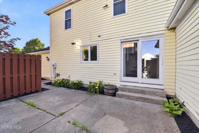 2238 Old Planke Road, Holland, OH 43528