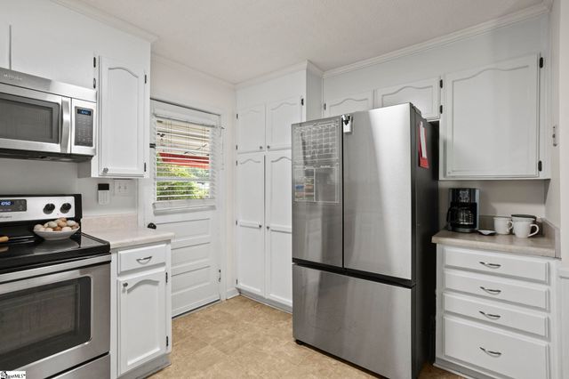 113 Forestdale Drive, Taylors, SC 29687