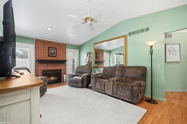 30240 Madison Avenue, Warren, MI 48093