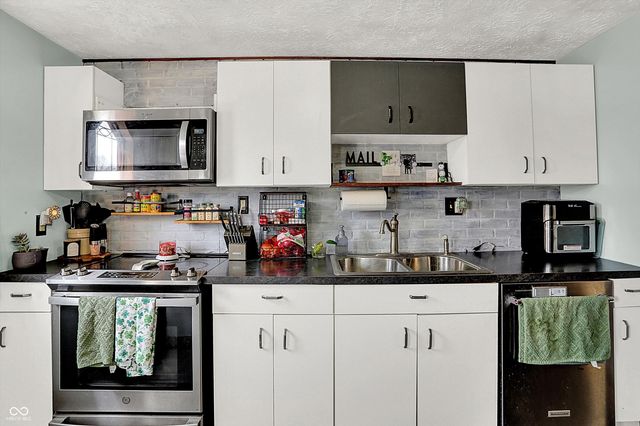 6839 Chauncey Drive, Indianapolis, IN 46221