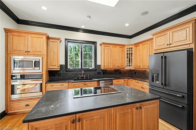 807 Northern Shores Point, Greensboro, NC 27455