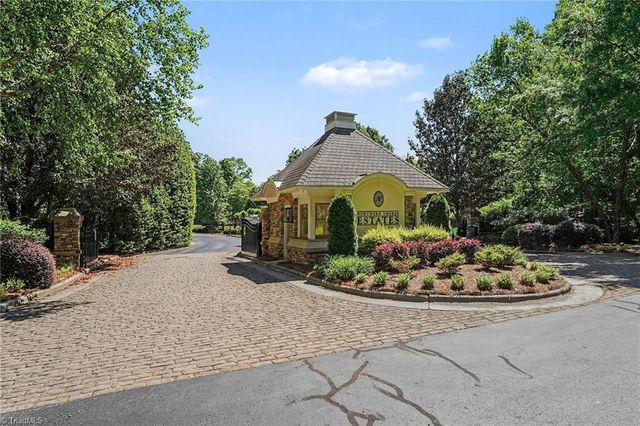 807 Northern Shores Point, Greensboro, NC 27455