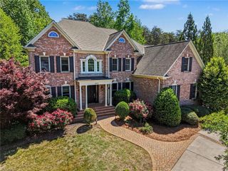 807 Northern Shores Point, Greensboro, NC 27455