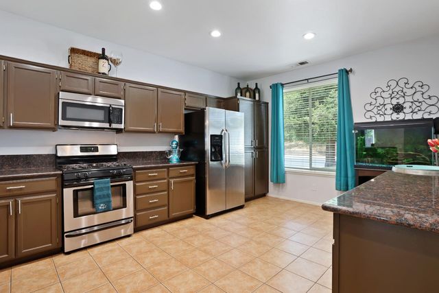 2618 River Cove Dr, Riverbank, CA 95367