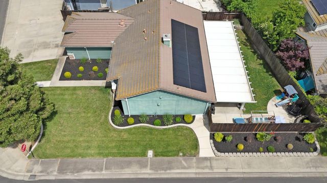 2618 River Cove Dr, Riverbank, CA 95367