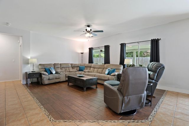 2618 River Cove Dr, Riverbank, CA 95367