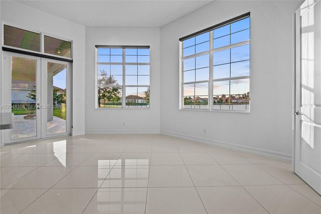 5301 S Sterling Ranch Cir, Davie, FL 33314