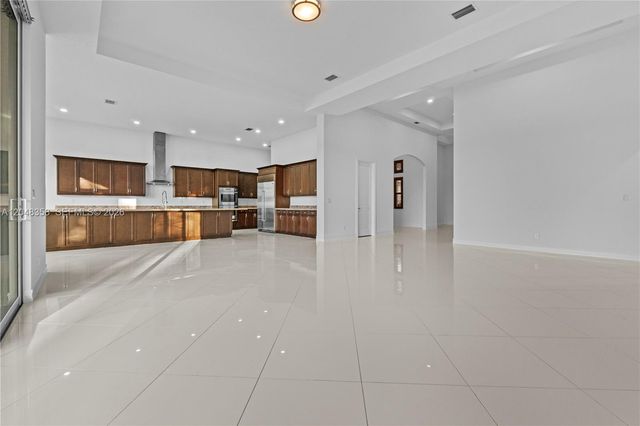 5301 S Sterling Ranch Cir, Davie, FL 33314
