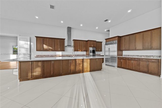 5301 S Sterling Ranch Cir, Davie, FL 33314