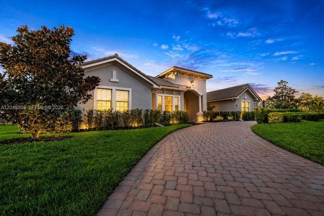 5301 S Sterling Ranch Cir, Davie, FL 33314