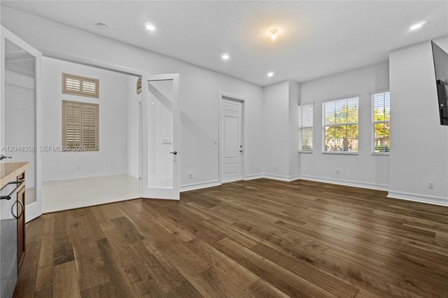 5301 S Sterling Ranch Cir, Davie, FL 33314
