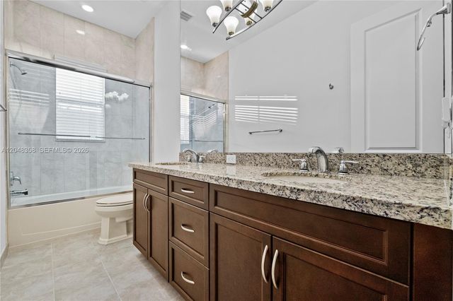 5301 S Sterling Ranch Cir, Davie, FL 33314