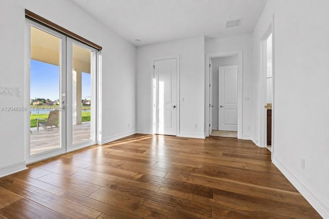 5301 S Sterling Ranch Cir, Davie, FL 33314