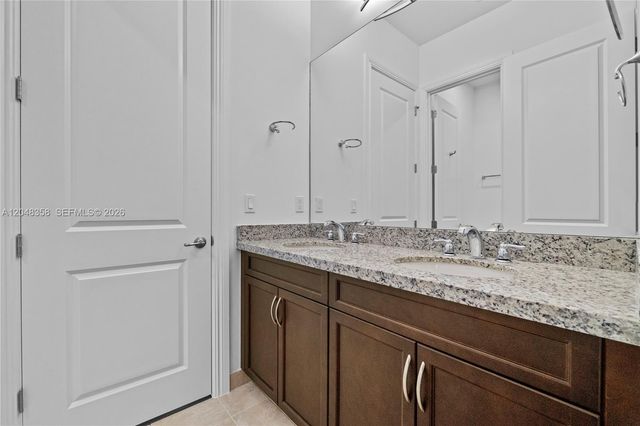 5301 S Sterling Ranch Cir, Davie, FL 33314