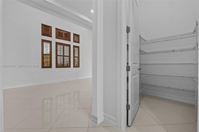 5301 S Sterling Ranch Cir, Davie, FL 33314