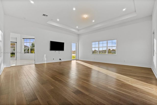 5301 S Sterling Ranch Cir, Davie, FL 33314