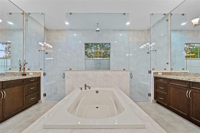 5301 S Sterling Ranch Cir, Davie, FL 33314
