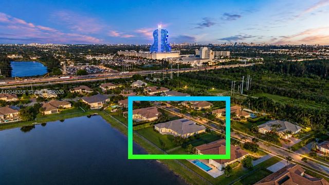 5301 S Sterling Ranch Cir, Davie, FL 33314