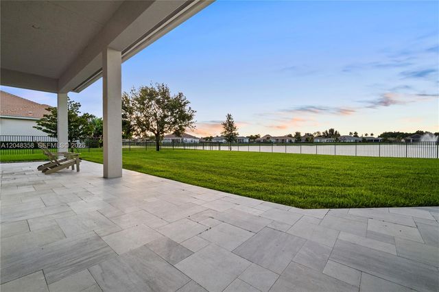 5301 S Sterling Ranch Cir, Davie, FL 33314