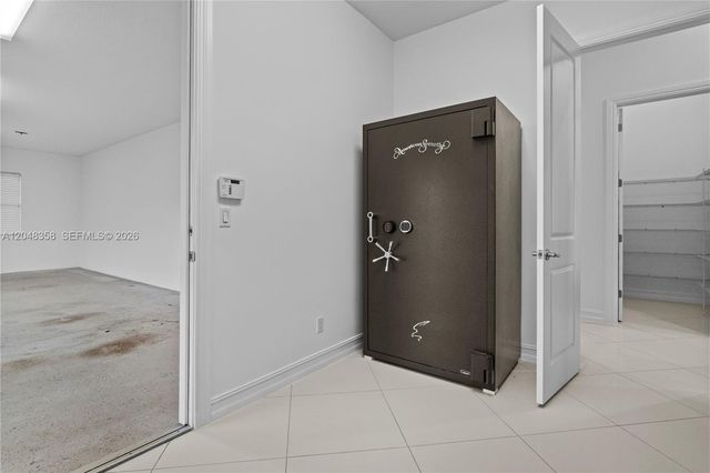 5301 S Sterling Ranch Cir, Davie, FL 33314