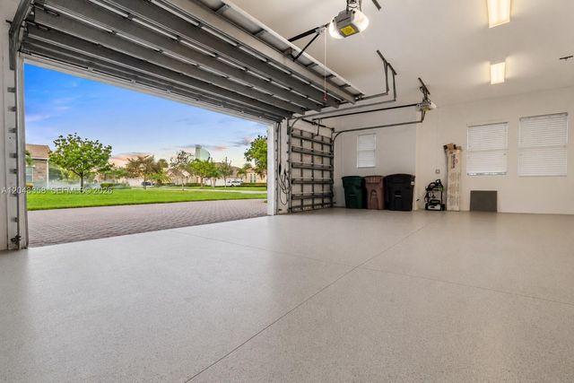 5301 S Sterling Ranch Cir, Davie, FL 33314