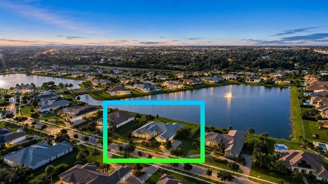 5301 S Sterling Ranch Cir, Davie, FL 33314