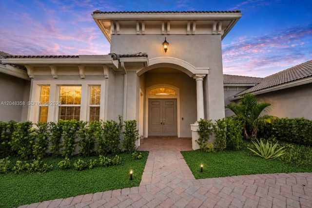5301 S Sterling Ranch Cir, Davie, FL 33314