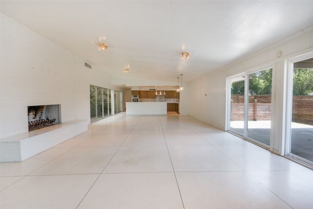 4013 Clayton Road E, Fort Worth, TX 76116