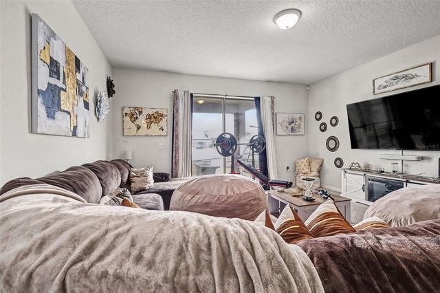 213 CITRUS ISLE LOOP, Davenport, FL 33837