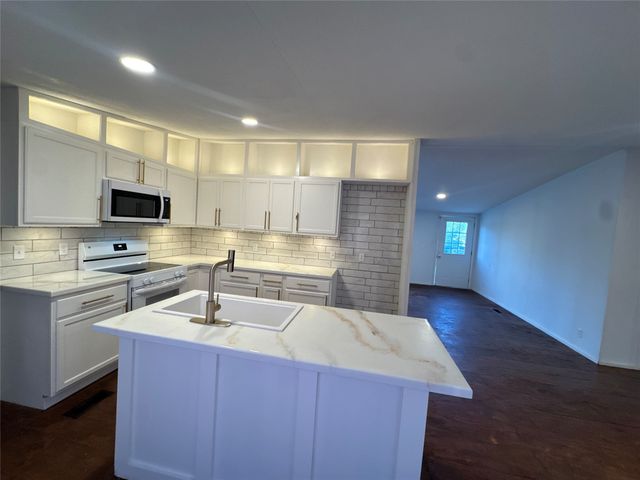 1208 Casa Lane, Venus, TX 76084