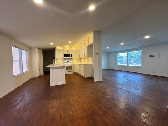 1208 Casa Lane, Venus, TX 76084