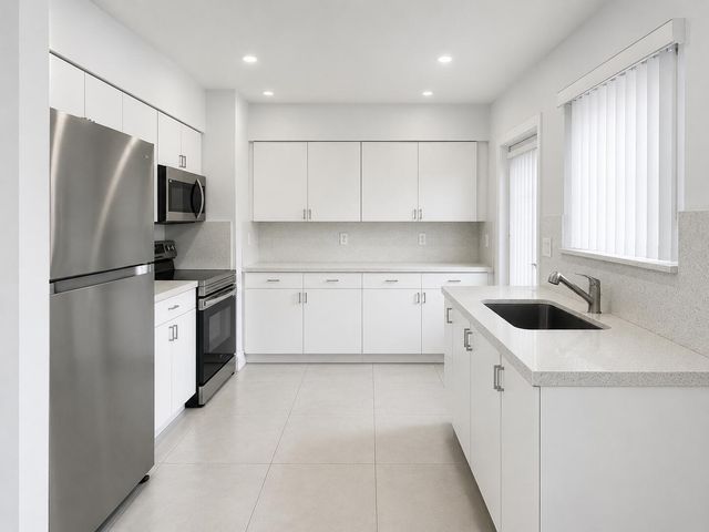 2152 SW 72nd Avenue, Miami, FL 33155