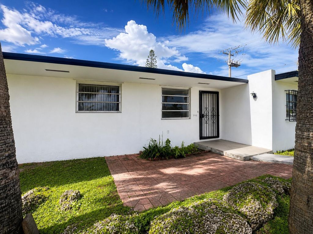2152 SW 72nd Avenue, Miami, FL 33155