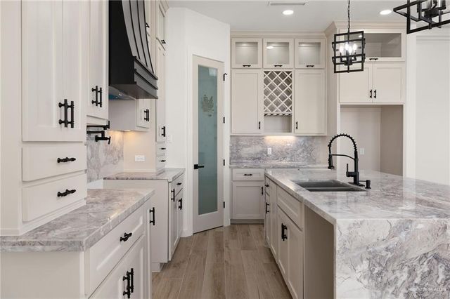 2525 Trinity Avenue, Mcallen, TX 78504