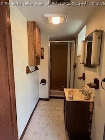 1130 Lyndale Drive, Charleston, WV 25314