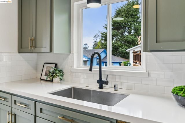 885 Shevlin Dr, El Cerrito, CA 94530
