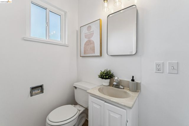 885 Shevlin Dr, El Cerrito, CA 94530