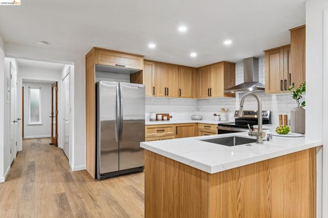 885 Shevlin Dr, El Cerrito, CA 94530