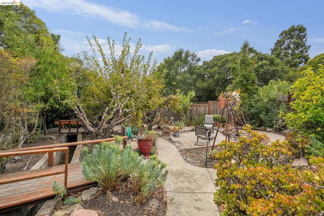 885 Shevlin Dr, El Cerrito, CA 94530