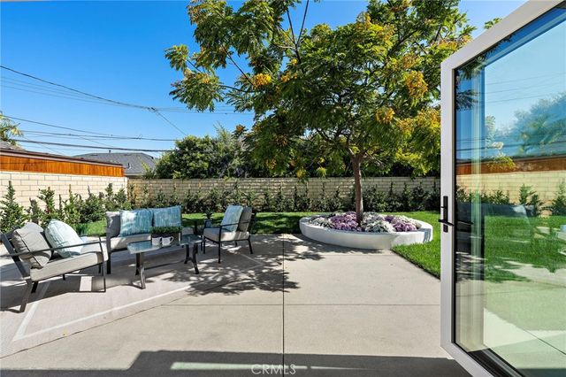9072 Niguel Circle, Huntington Beach, CA 92646