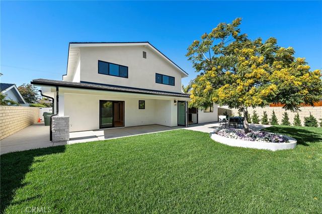 9072 Niguel Circle, Huntington Beach, CA 92646