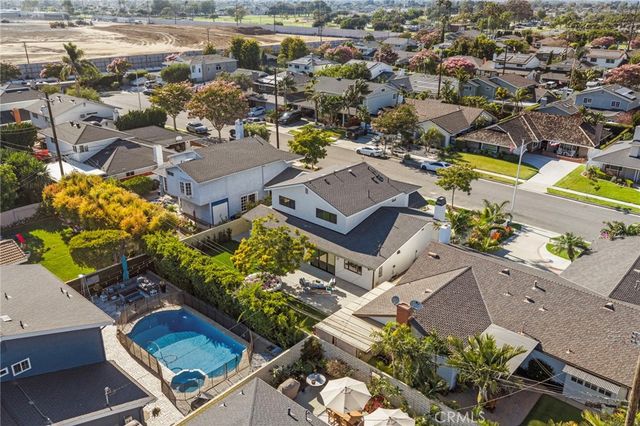 9072 Niguel Circle, Huntington Beach, CA 92646