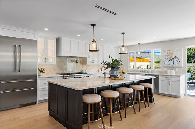 9072 Niguel Circle, Huntington Beach, CA 92646