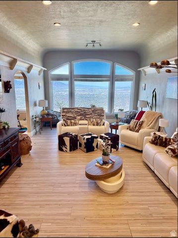 941 N SANDHURST DR, Salt Lake City, UT 84103