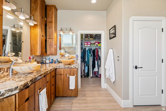 941 N SANDHURST DR, Salt Lake City, UT 84103