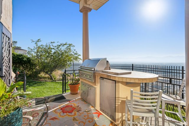 941 N SANDHURST DR, Salt Lake City, UT 84103